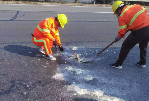 礼县公路下沉注浆加固